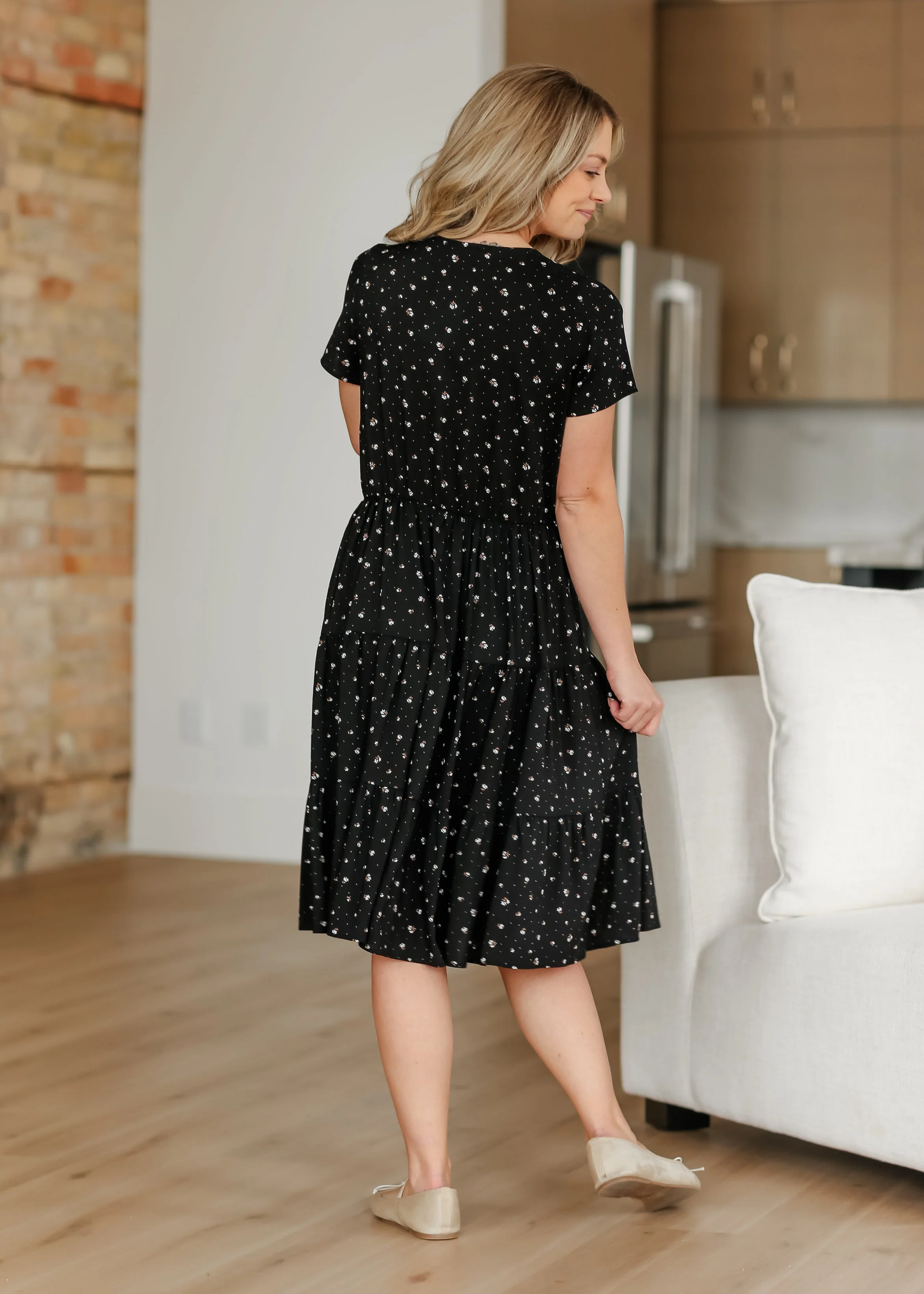 Jenna Floral Knit Short Sleeve Tiered Midi Dress - Image 21