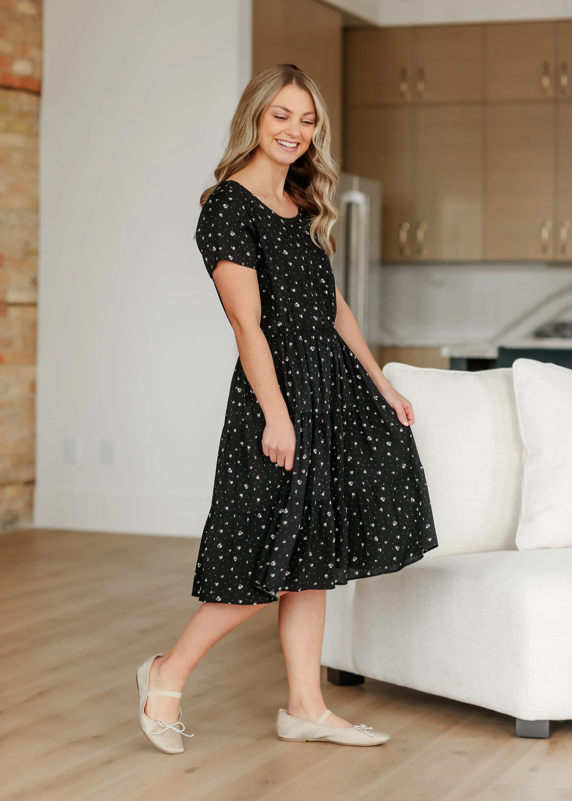 Jenna Floral Knit Short Sleeve Tiered Midi Dress - Image 22