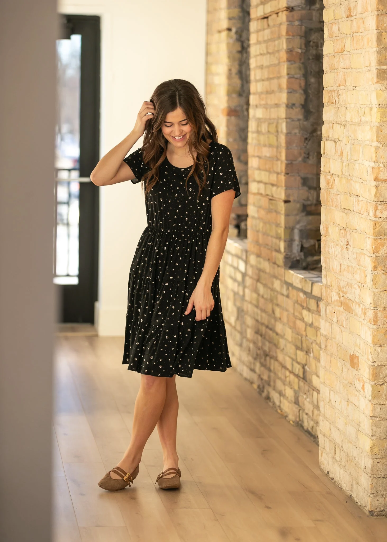 Jenna Floral Knit Short Sleeve Tiered Midi Dress - Image 3