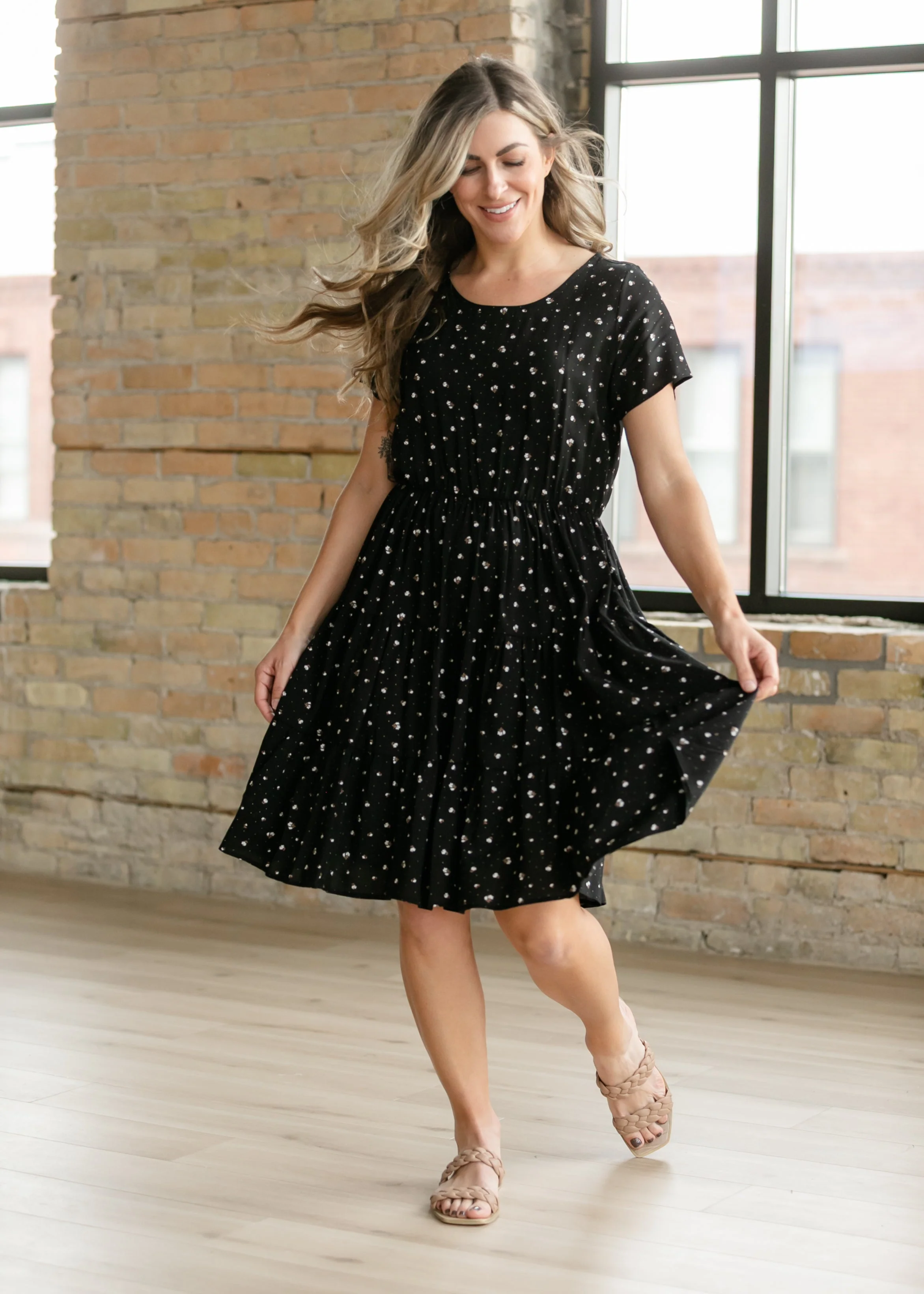 Jenna Floral Knit Short Sleeve Tiered Midi Dress - Image 6