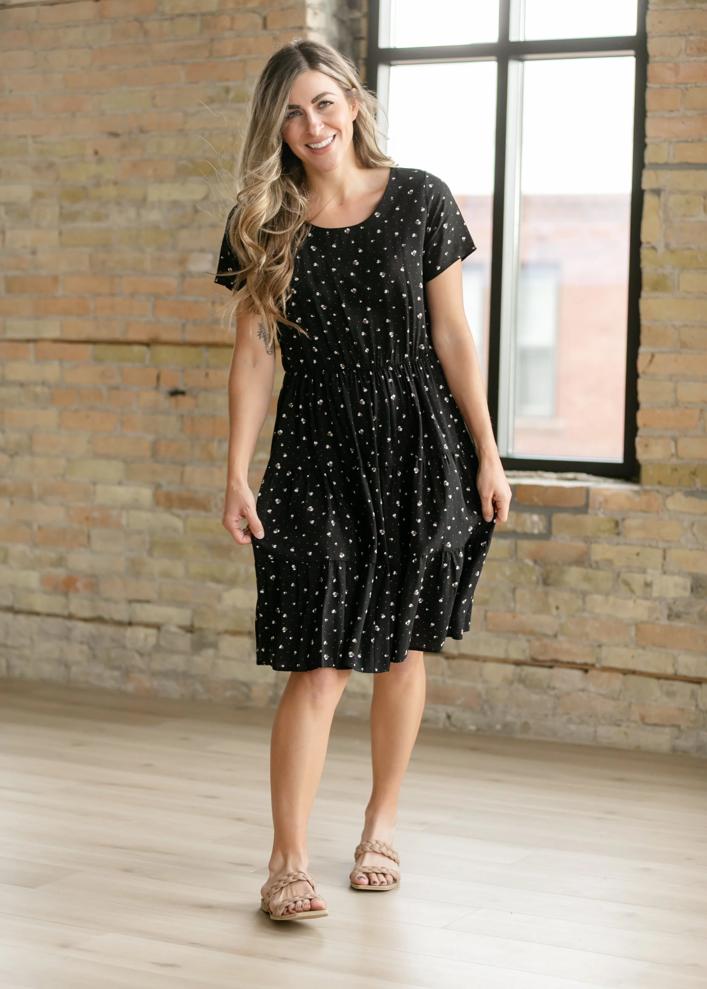 Jenna Floral Knit Short Sleeve Tiered Midi Dress - Image 7